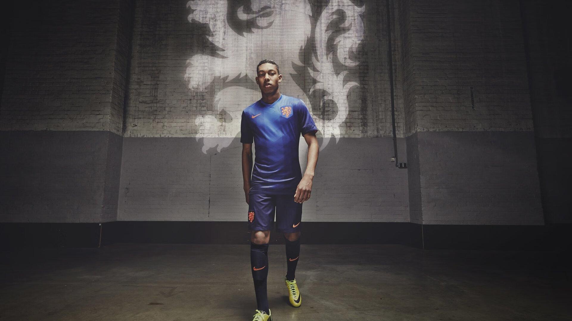 王者归来！JackeyLove惊险取胜引爆切尔西主场沸腾，王者归来！JackeyLove切尔西主场惊险夺冠引爆沸腾